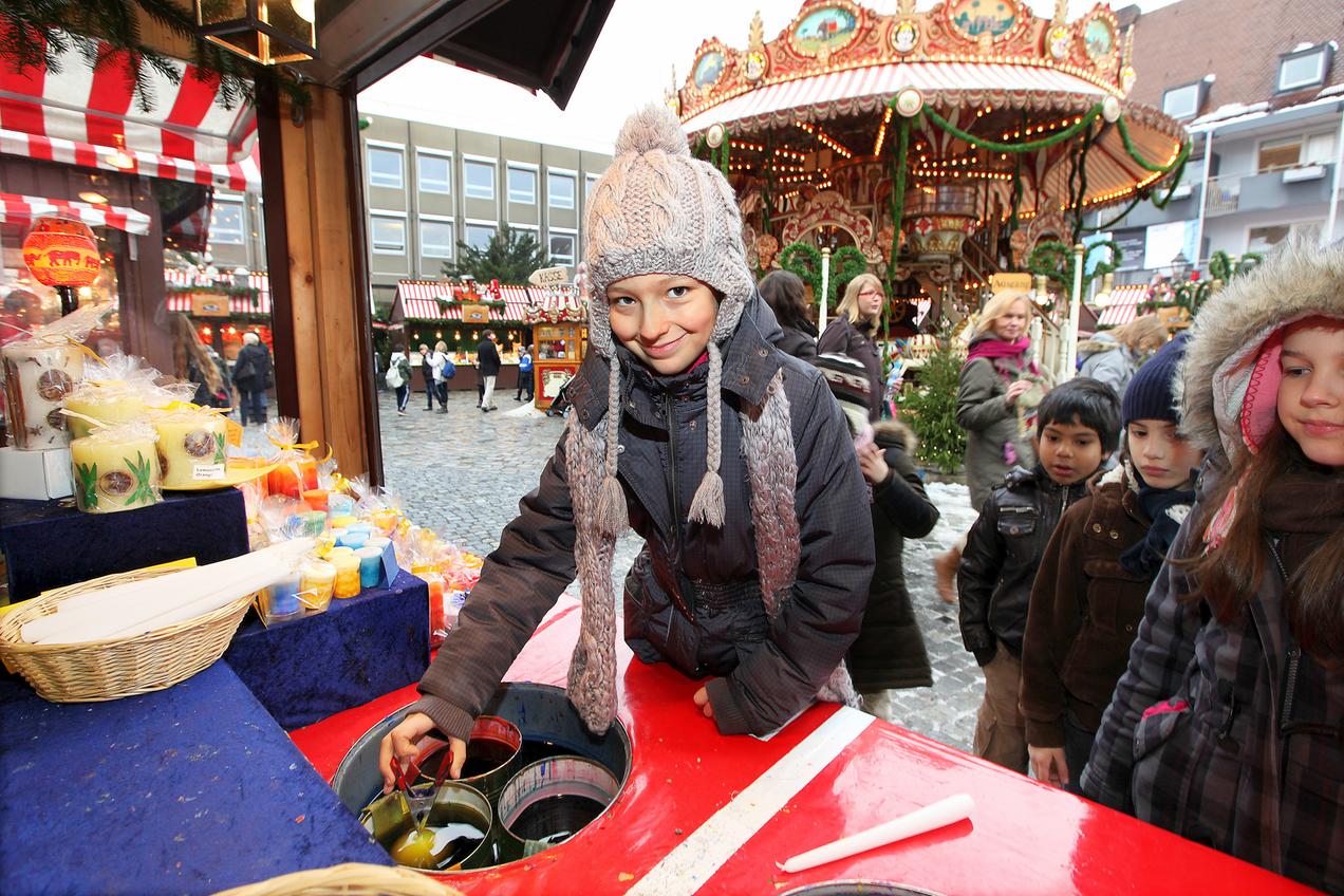 https://images.nordbayern.de/image/contentid/policy%3A1.3224814%3A1498214942/Chiara_beim_Kerzenzieher_Steffen_Oliver_Riese.JPG?%24p%24m%24w=a217460&m=FIT&w=1272