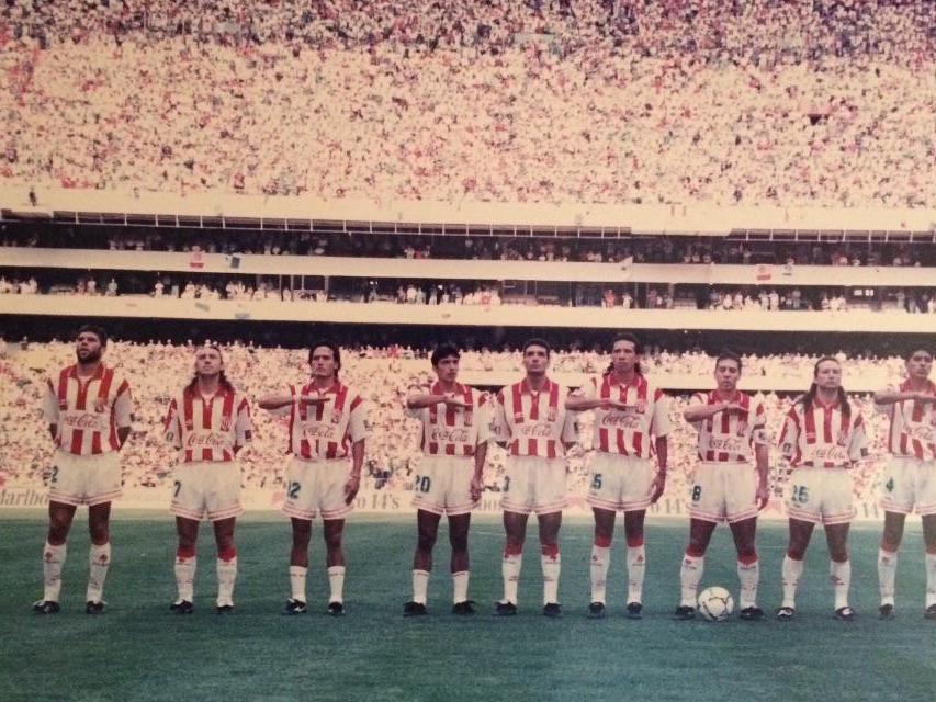 Gemeinsam mit Uwe Wolf spielte Sergio Zarate bei Club Necaxa in Mexiko - das Aztekenstadion ist eines der größten Fußballstadien der Welt. Gemeinsam mit Uwe Wolf spielte Sergio Zarate bei Club Necaxa in Mexiko - das Aztekenstadion ist eines der größten Fußballstadien der Welt.