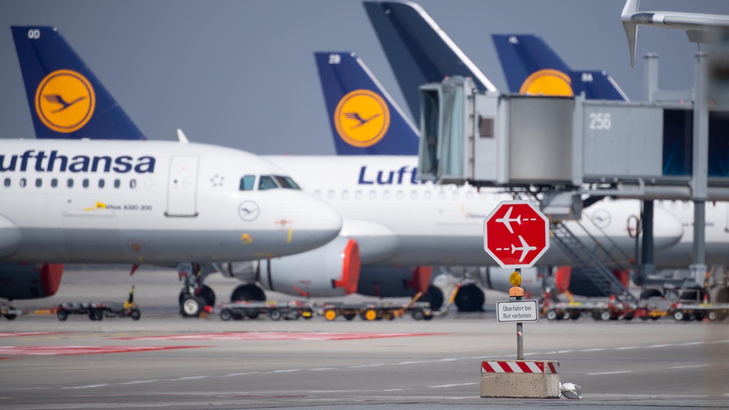 Könnte möglicherweise schon nächste Woche Staatshilfen bekommen: die Lufthansa. Rund 700 der 760 Flugzeuge der Konzernflotte stehen am Boden, die aktuelle Verkehrsleistung beträgt noch fünf Prozent.
