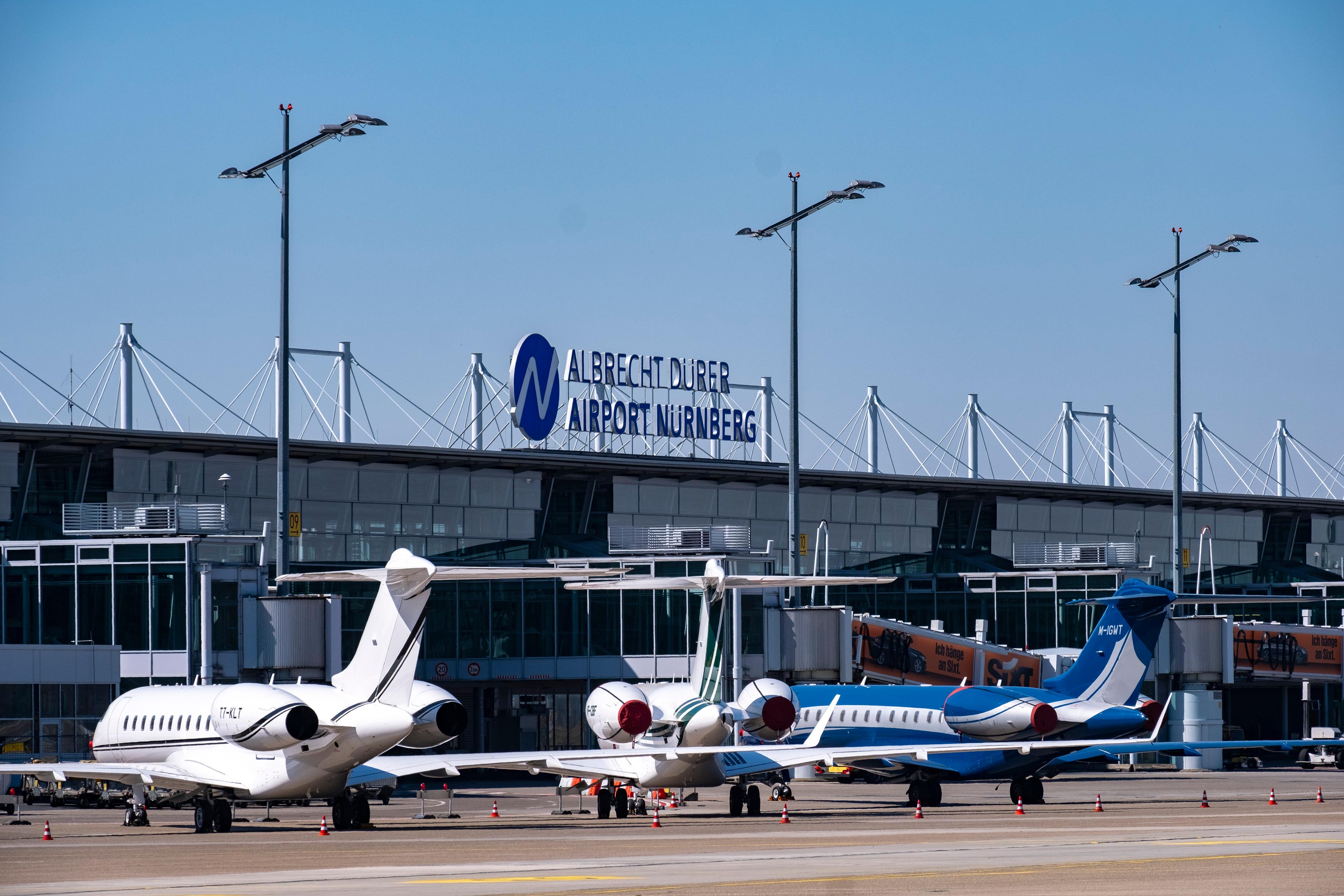 Der Nürnberger Flughafen hat den Betrieb weitgehend eingestellt..