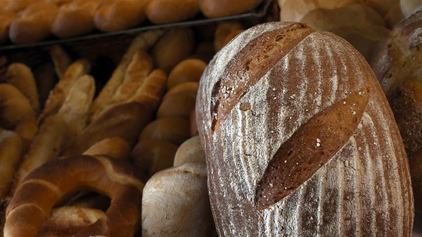 Unter dem Begriff "Knötzla" oder auch "Knerch" versteht man in Franken einen Brotkanten, genauer gesagt einen Brotanschnitt.