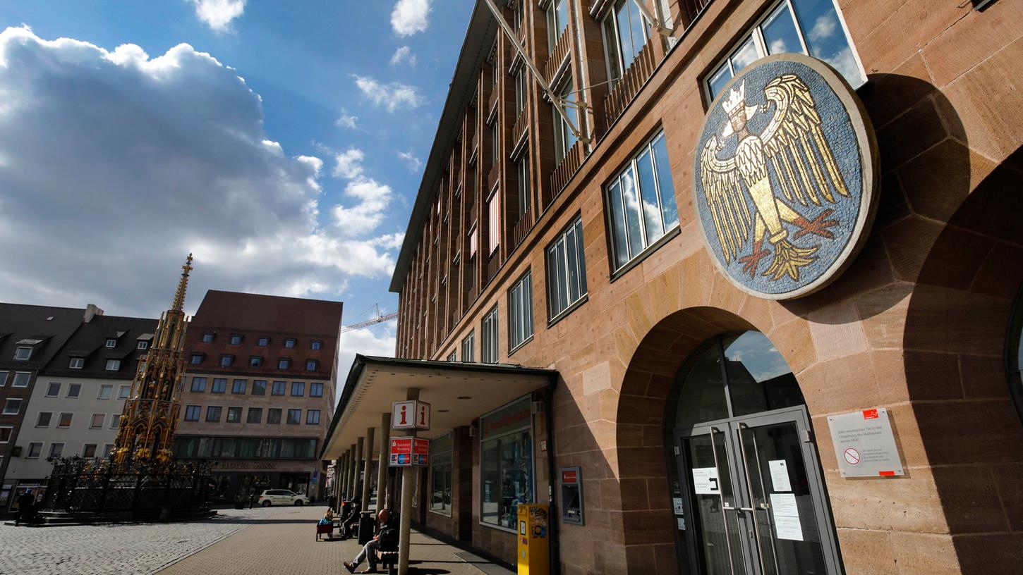 Das Nürnberger Rathaus. Nach der Kommunalwahl im März, gibt es nun die ersten personellen Wechsel.