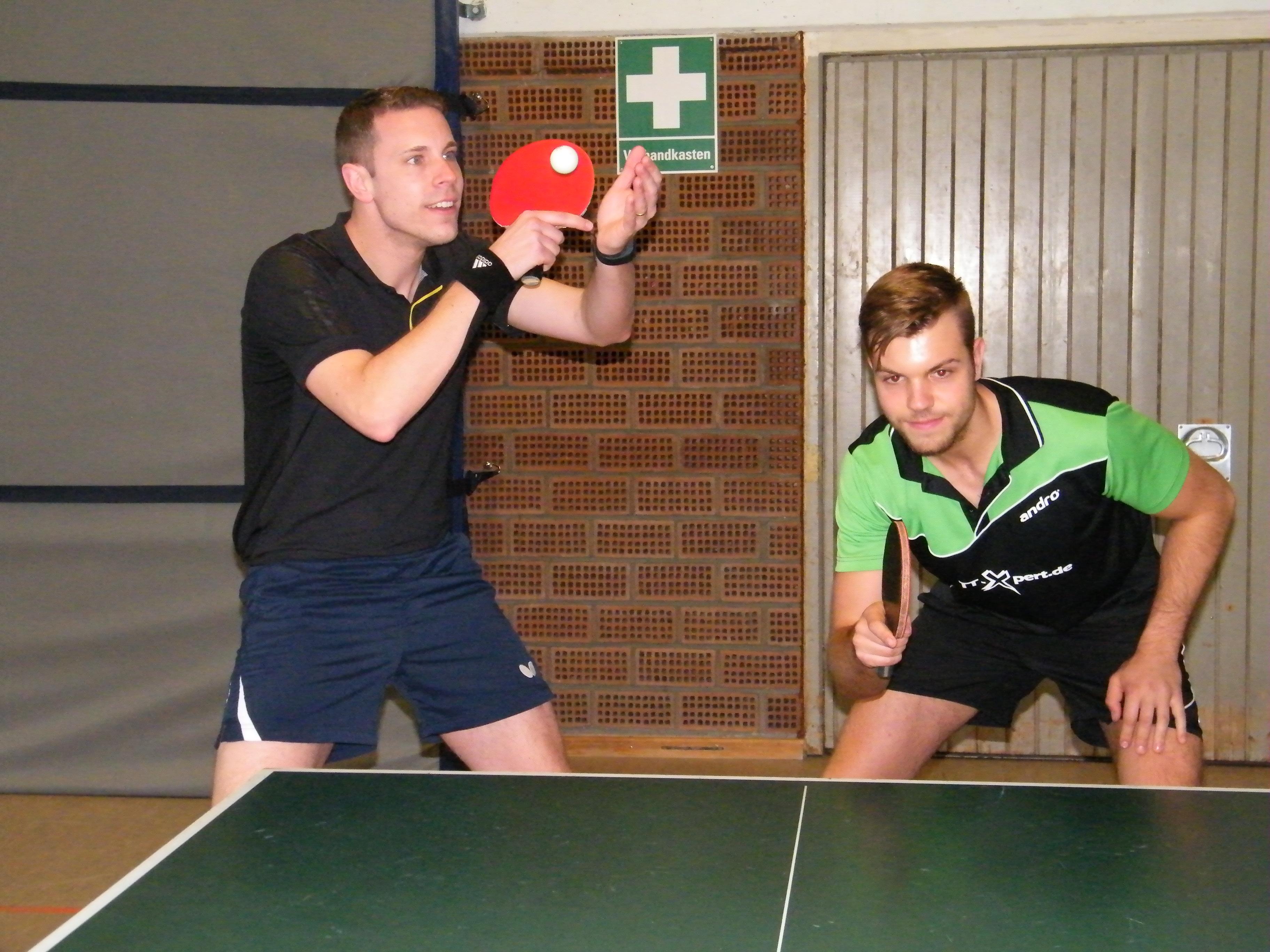 Der gastgebende ASV Neumarkt konnte bei seiner offene Stadtmeisterschaft durchweg über 100 Aktive begrüßen. Erstmals wurde die Tischtennis-Tradition am Osterwochenende durch das Corona-Virus durchbrochen. Der im Herbst gestartete Ligabetrieb gerät derweil immer wieder durch kurzfristige Absagen und Verlegungen ins Stocken.