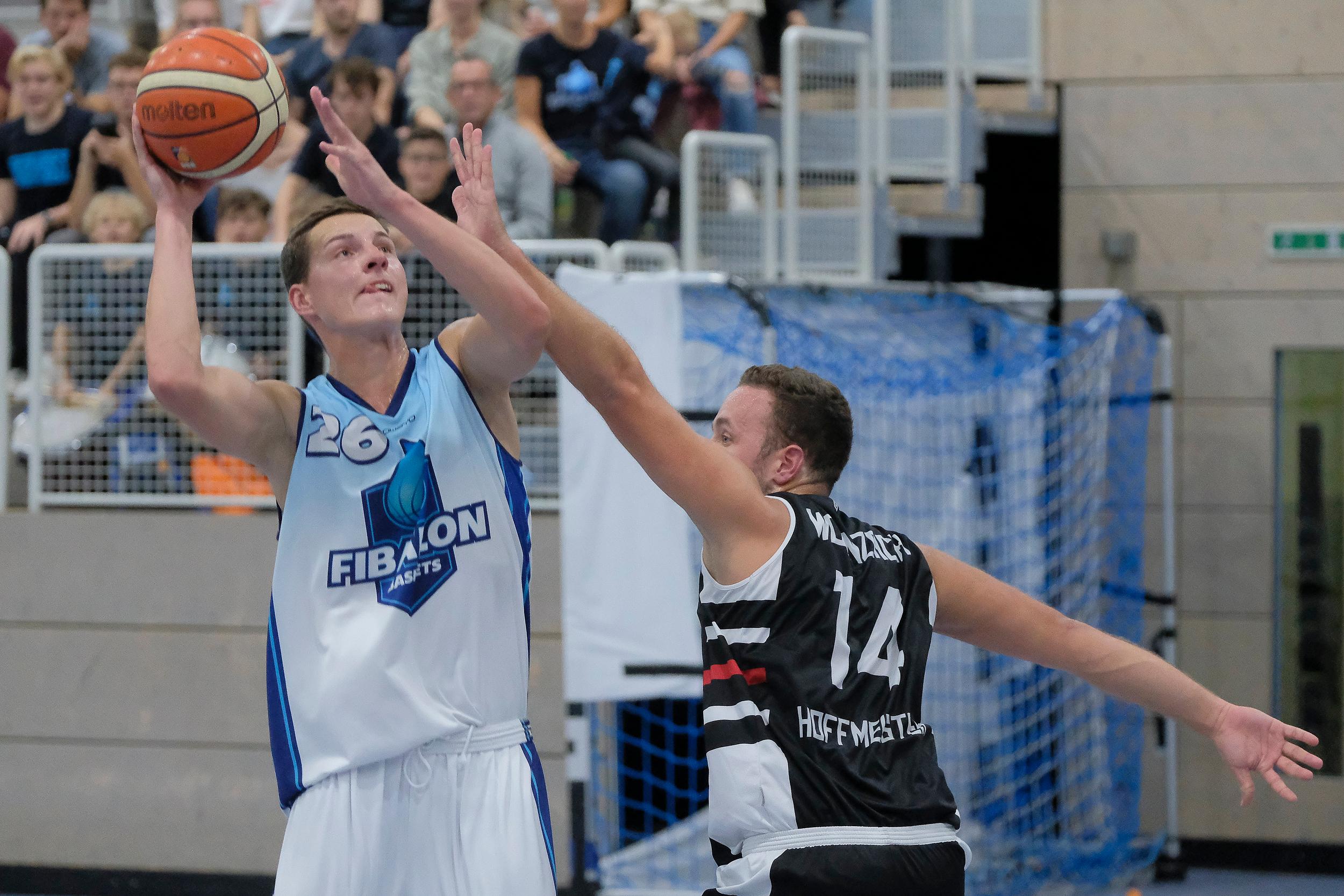 Bis zum finalen Heimspiel am 28. März wollten die Fibalon-Basketballer aus Neumarkt um den Klassenverbleib in der 2. Regionalliga Süd kämpfen. Durch den vorzeitigen Saisonabbruch blieb die Chance auf eine Abschlussfeier mit dem eigenen Anhang verwehrt. Dafür entschied der Verband im Mai, dass die Spielzeit ohne Absteiger gewertet wird. Der Neustart folgte im Oktober.