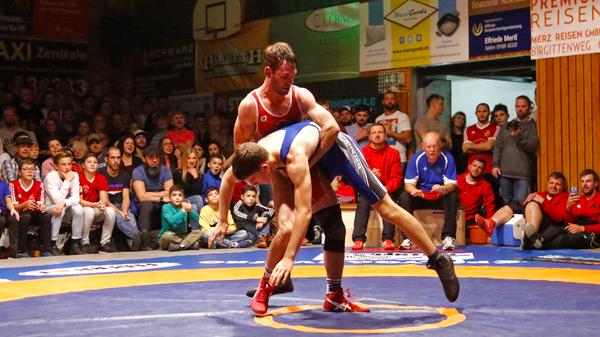 Wenn die Ringer von ASV Neumarkt und SC Oberölsbach auf die Matten gehen, ist für Zuschauer seit jeher beste Unterhaltung geboten. Doch weil für die ab Oktober geplanten Ligawettkämpfe der Mannschaften strenge Sicherheits-Vorkehrungen bestehen, machen nur wenige Vereine mit. Beide Nachbarn verzichteten schließlich auf die Bayernliga-Runde.