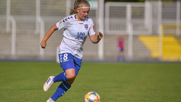 Nachdem die Frauen des 1. FC Nürnberg in der dritten Liga feststecken, wandern die größten Talente meist ab. Auch Vanessa Fudalla, die zu Bayern München wechselte, von dort aus zu FF USV Jena. Heute trägt die Junioren-Nationalspielerin das Trikot von RB Leipzig.