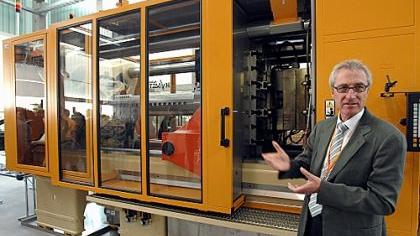 Meilenstein: Neue Halle für Materialforscher Meilenstein: Neue Halle für Materialforscher