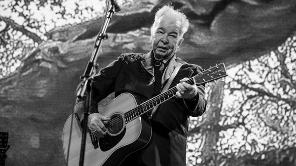 Die Country-Legende starb im Alter von 73 Jahren an den Folgen einer Coronavirus-Infektion. Mit den Alben "The Missing Years" und "Fair & Square" hatte er die begehrten Grammy-Trophäen für Bestes zeitgenössisches Folk-Album gewonnen.