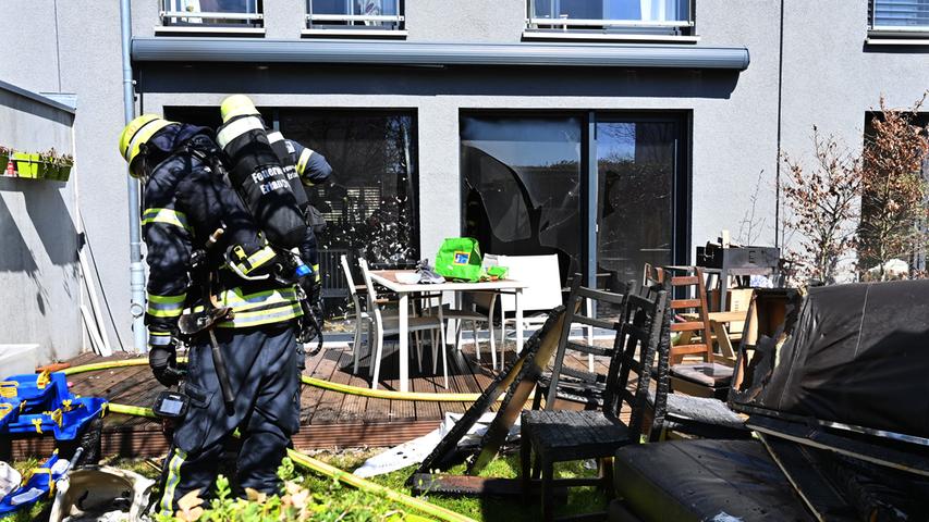 Fahrradakku explodiert und brennt Wohnzimmer in Erlangen nieder