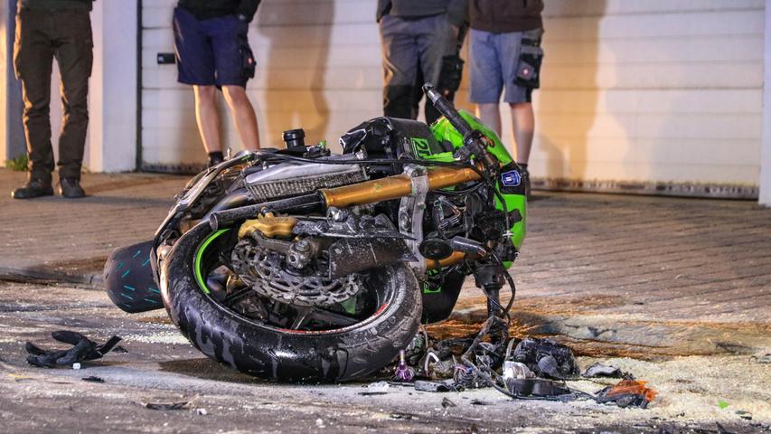 Zusammenstoß mit Traktor: Biker lebensgefährlich verletzt