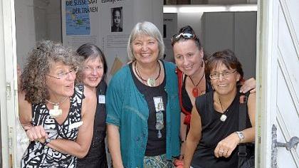 Frauen ziehen 2009 Schicksalsfäden Frauen ziehen 2009 Schicksalsfäden