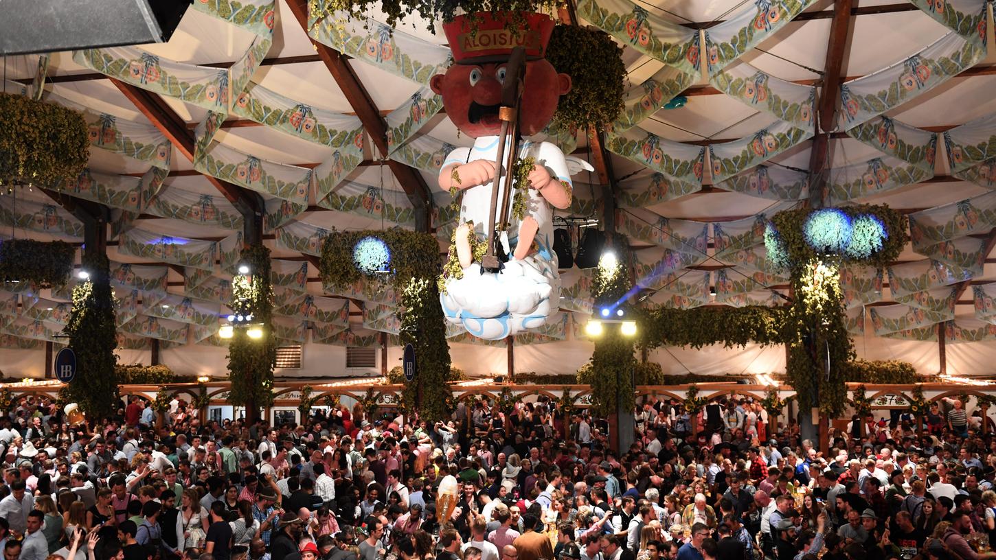 Bayerns Ministerpräsident Markus Söder (CSU) sieht wegen der Corona-Pandemie das Oktoberfest in diesem Jahr in akuter Gefahr.