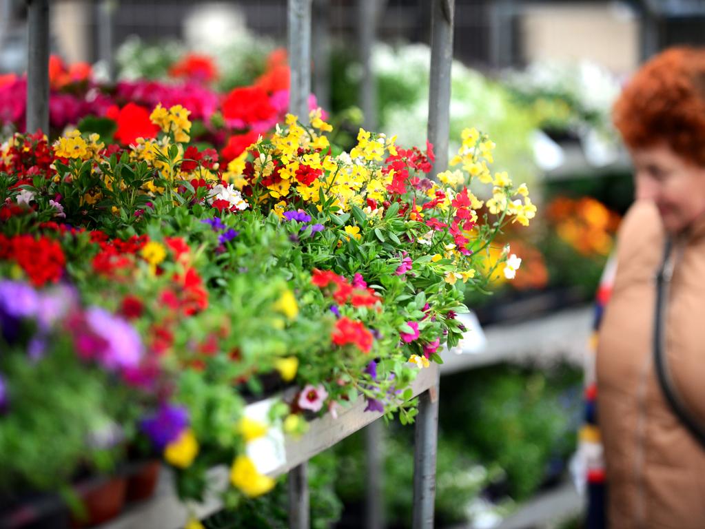 Wie Kunstler Mit Corona Masken Arbeiten Alle Multimedialen