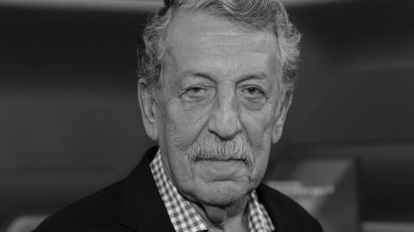 Der bekannte Fernsehjournalist und Nahost-Experte Ulrich Kienzle ist im Alter von 83 Jahren verstorben. Er moderierte unter anderem das ZDF-Politikmagazin "Frontal".