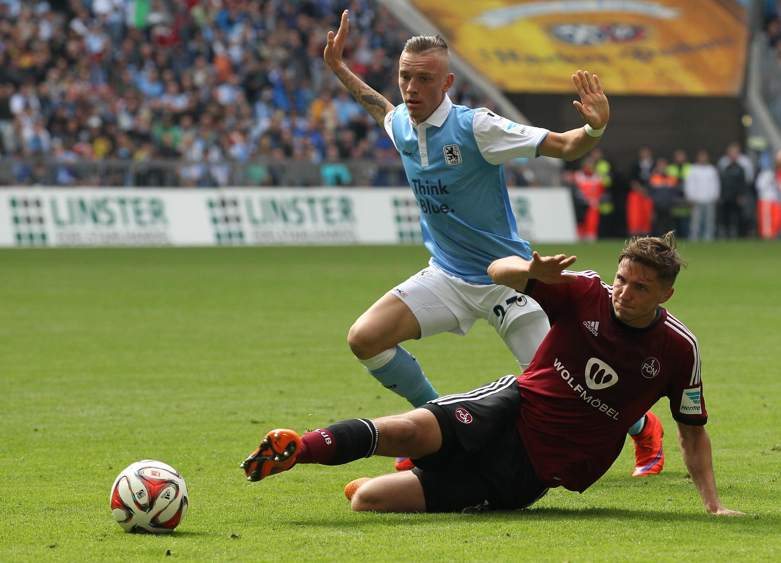 Wäre da nicht Niklas Stark, wären die Wintertransfers in der Saison 2012/13 herzlich erfolglos gewesen. Aber da war es ja, das Talent aus der eigenen Jugend, das am 27. April 2013 bei der TSG Hoffenheim zum ersten Mal Bundesligaluft schnuppern durfte. Richtig in die Mannschaft rutschte Stark aber erst in der folgenden Spielzeit, bevor Adduktorenbeschwerden ihn wieder etwas aus der Bahn warfen. Doch der deutsche Nationalspieler - wenn auch noch nicht mit allzu vielen Einsätzen dekoriert - ließ sich davon nicht abbringen. Und wurde zu einem wichtigen Teil der Club-Abwehr. Im Sommer 2015 führte der Weg des jungen Ipsheimers, des Top-Talents aus der mittelfränkischen Winzergemeinde also, zur Berliner Hertha, bei der Stark in der Innenverteidigung meist gesetzt ist. Wäre da nicht Niklas Stark, wären die Wintertransfers in der Saison 2012/13 herzlich erfolglos gewesen. Aber da war es ja, das Talent aus der eigenen Jugend, das am 27. April 2013 bei der TSG Hoffenheim zum ersten Mal Bundesligaluft schnuppern durfte. Richtig in die Mannschaft rutschte Stark aber erst in der folgenden Spielzeit, bevor Adduktorenbeschwerden ihn wieder etwas aus der Bahn warfen. Doch der deutsche Nationalspieler - wenn auch noch nicht mit allzu vielen Einsätzen dekoriert - ließ sich davon nicht abbringen. Und wurde zu einem wichtigen Teil der Club-Abwehr. Im Sommer 2015 führte der Weg des jungen Ipsheimers, des Top-Talents aus der mittelfränkischen Winzergemeinde also, zur Berliner Hertha, bei der Stark in der Innenverteidigung meist gesetzt ist.