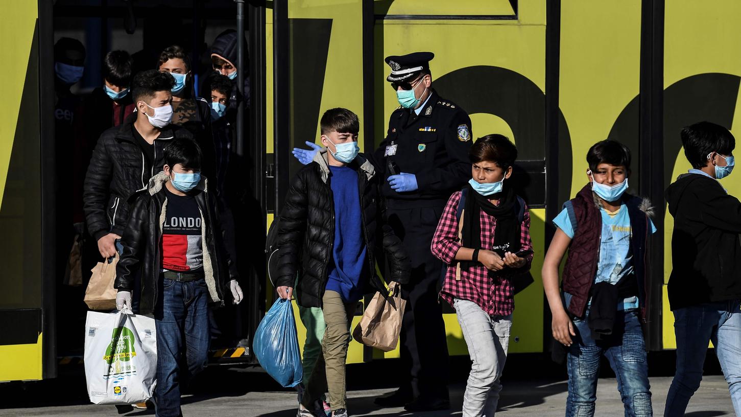 49 unbegleitete Flüchtlinge sind am Samstagvormittag von Athen nach Hannover gebracht worden.
