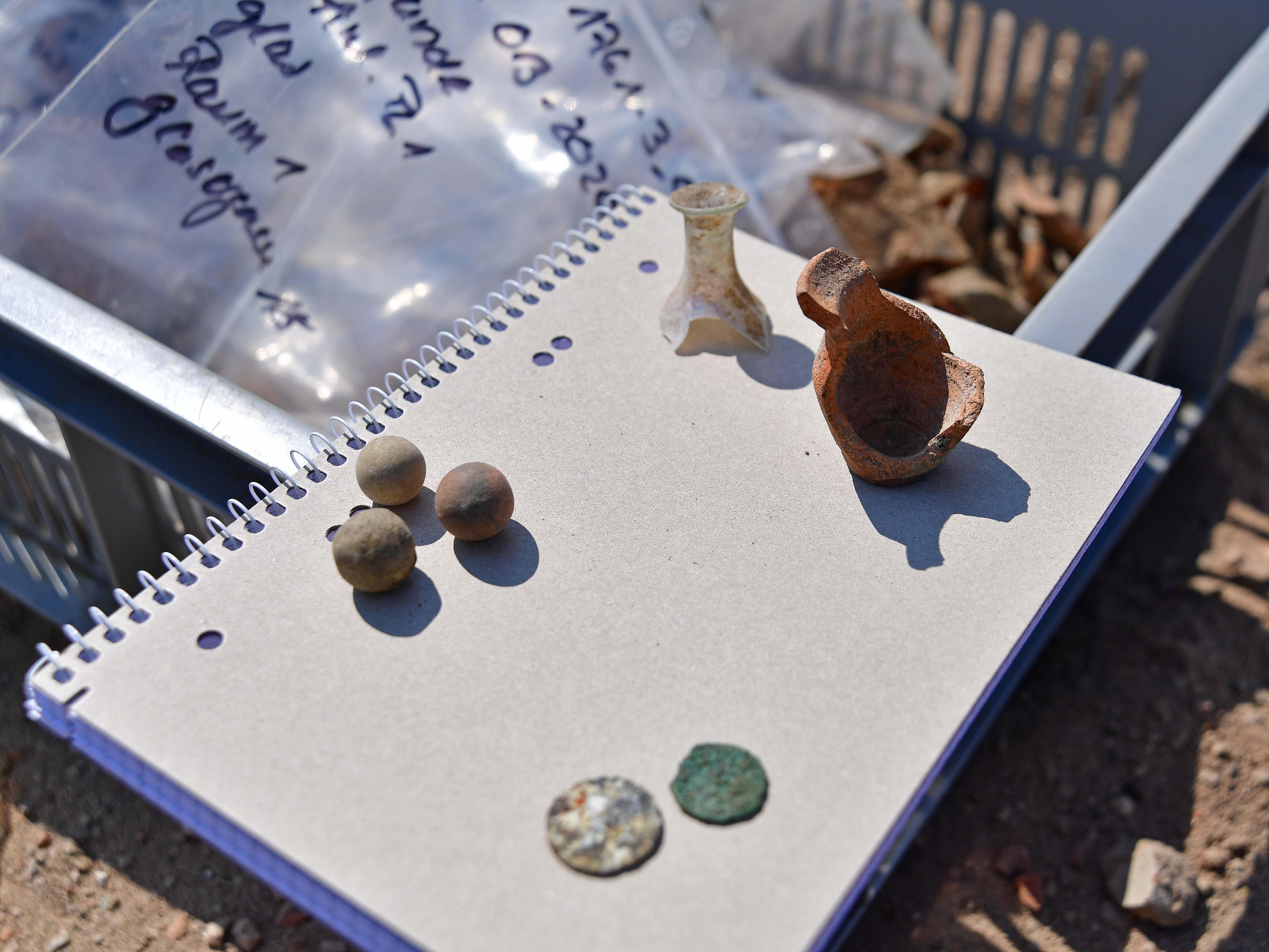 An der Glasergasse und Kaminfegergasse suchen Archäologen nach Relikten vergangener Epochen der Neumarkter Stadtgeschichte.