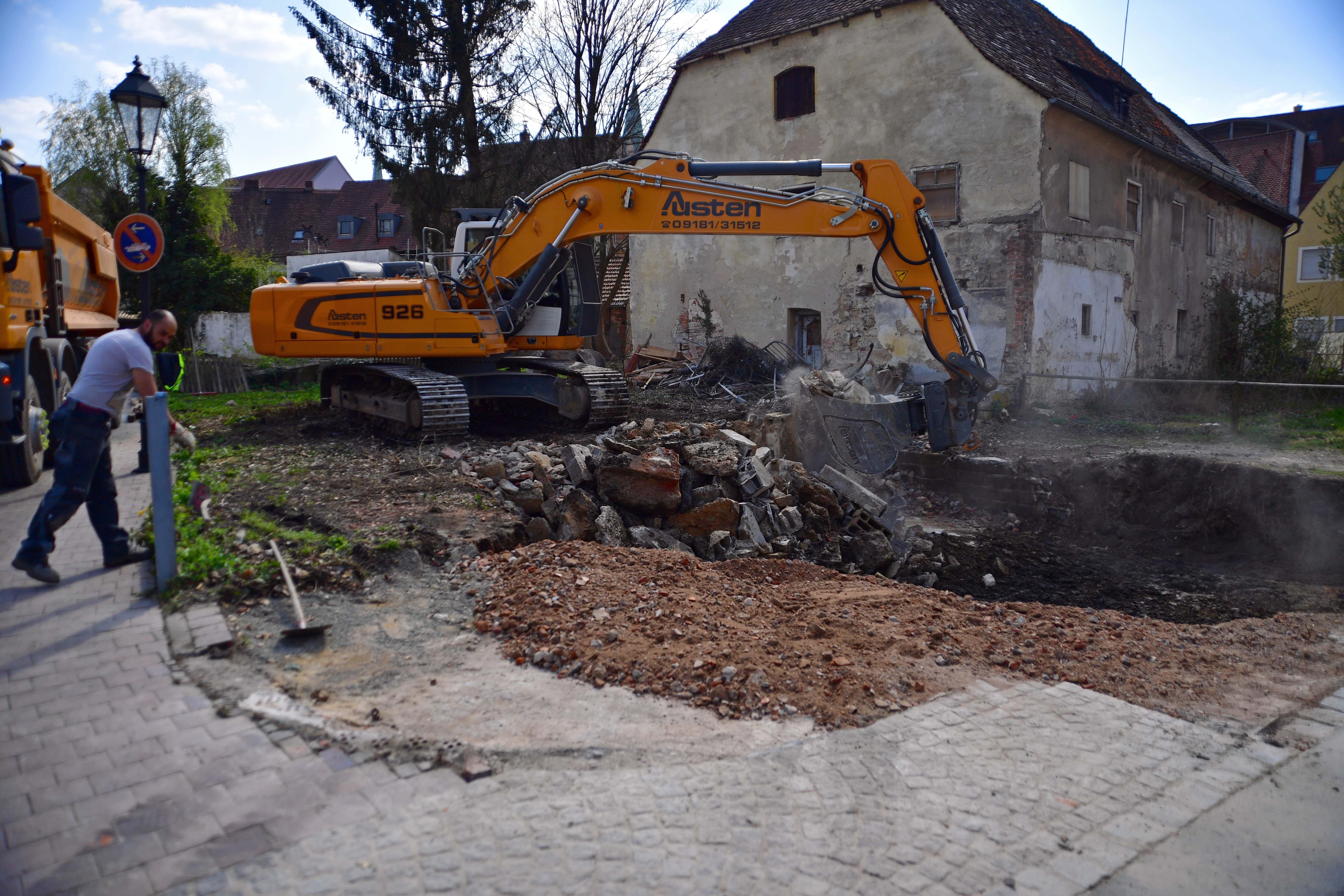 An der Glasergasse und Kaminfegergasse suchen Archäologen nach Relikten vergangener Epochen der Neumarkter Stadtgeschichte.
