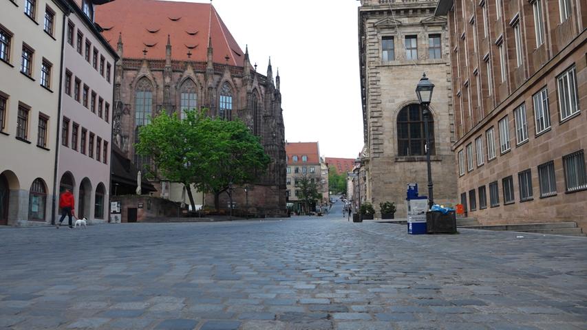 Corona-Ausgangsbeschränkungen: Nürnbergs Innenstadt wie leer gefegt 