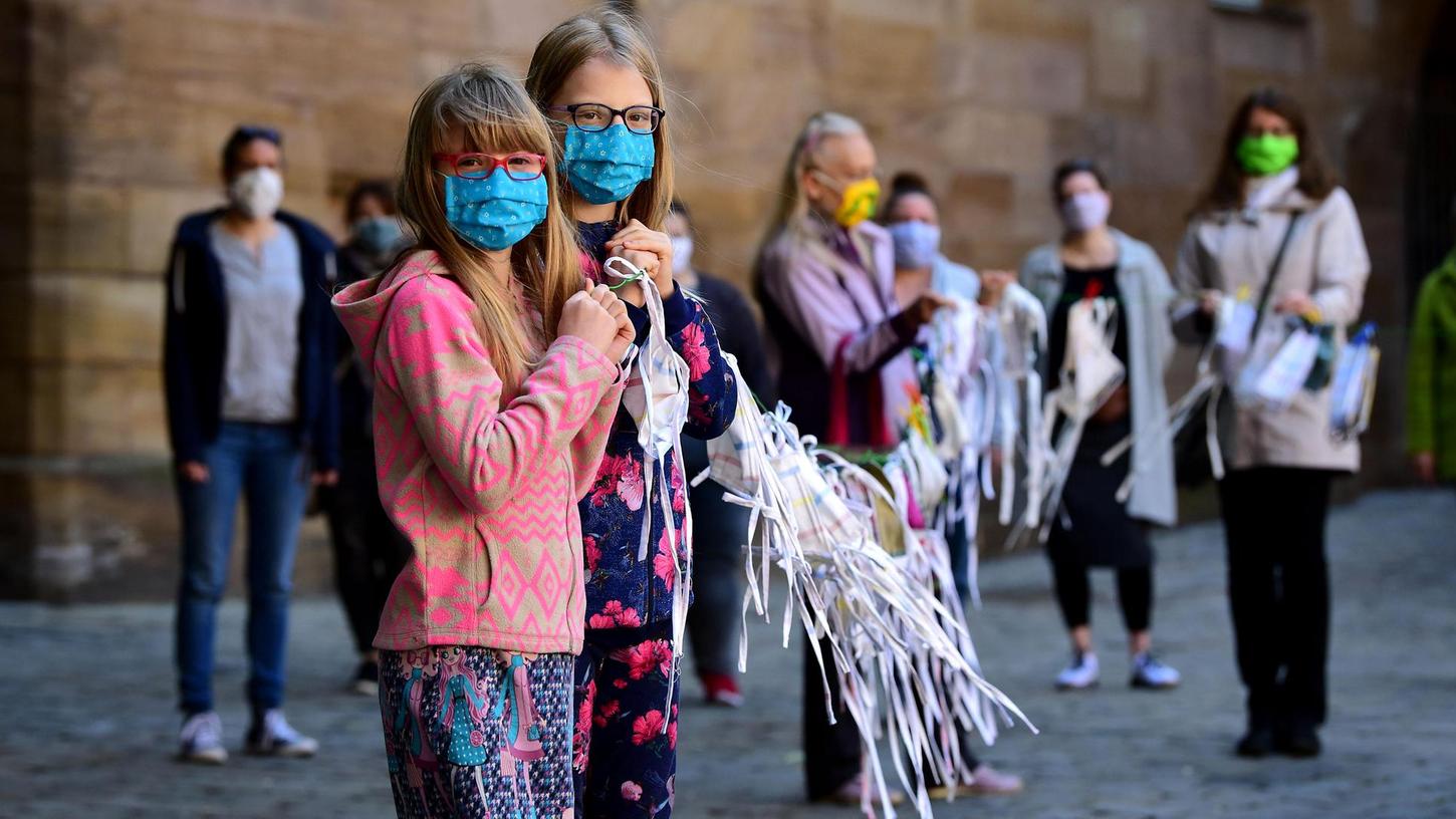 Für Bürger: Fürther Freiwilligenzentrum verteilt Masken