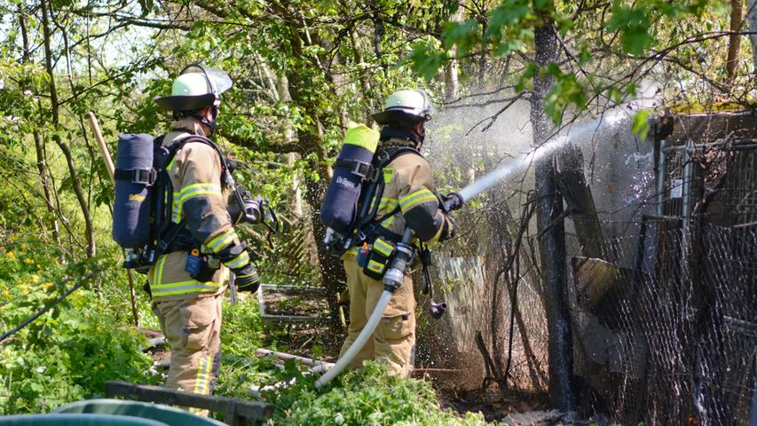 Einsatz am Ronhof: Brand in Fürther Schrebergartenanlage