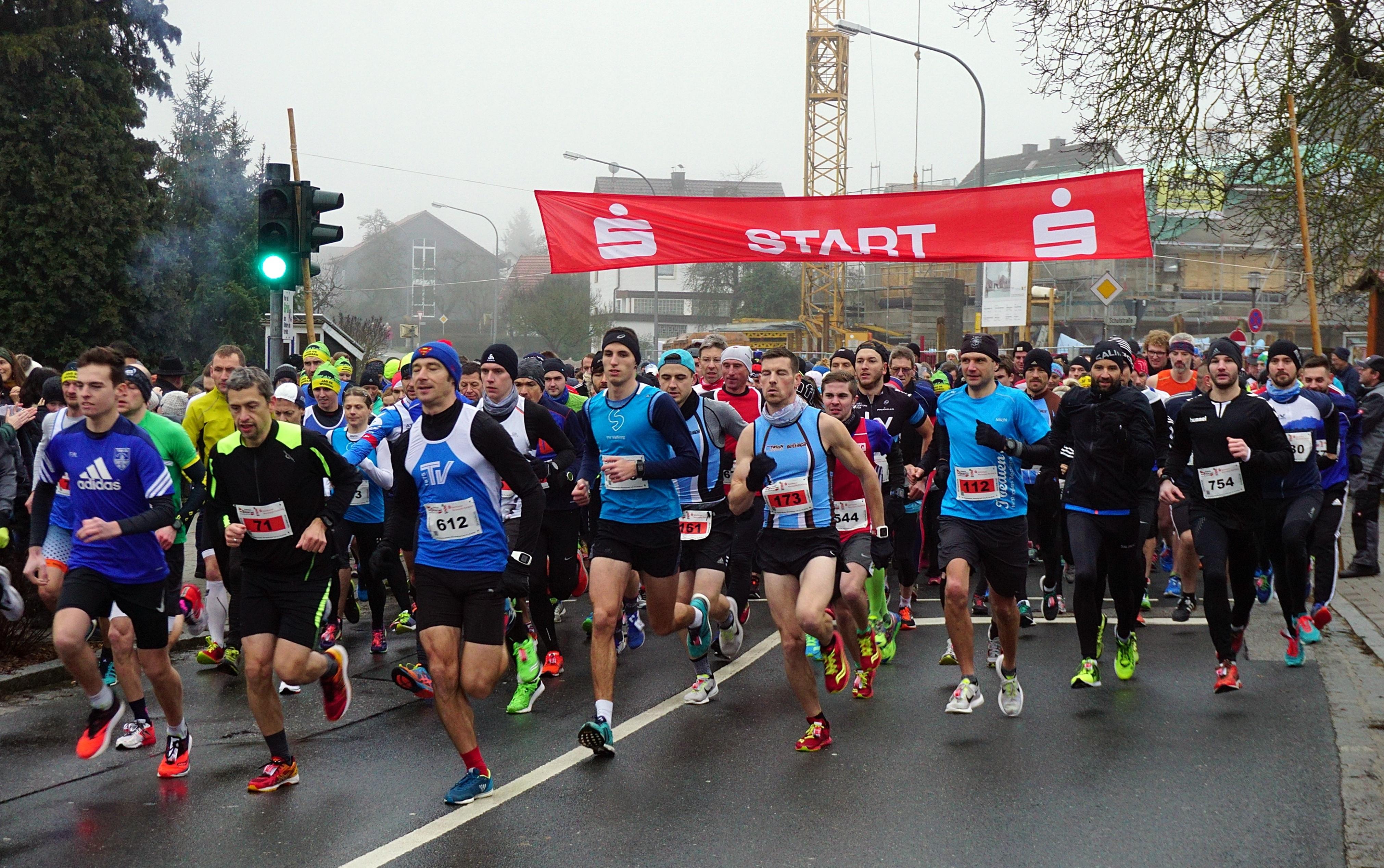 "Haltet euch fit", verlauteten die Organisatoren mit Blick auf die 40. Jubiläumsausgabe am 31. Dezember auf ihrer Internetseite optimistisch. Die Nachfrage der wettkampfhungrigen Stammgäste wäre riesig gewesen und damit in diesen Zeiten zum Problem. Die Gemeinde vermeldete im Oktober die Absage.