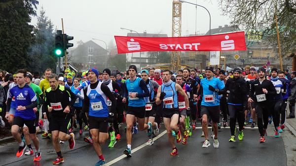 "Haltet euch fit", verlauteten die Organisatoren mit Blick auf die 40. Jubiläumsausgabe am 31. Dezember auf ihrer Internetseite optimistisch. Die Nachfrage der wettkampfhungrigen Stammgäste wäre riesig gewesen und damit in diesen Zeiten zum Problem. Die Gemeinde vermeldete im Oktober die Absage.