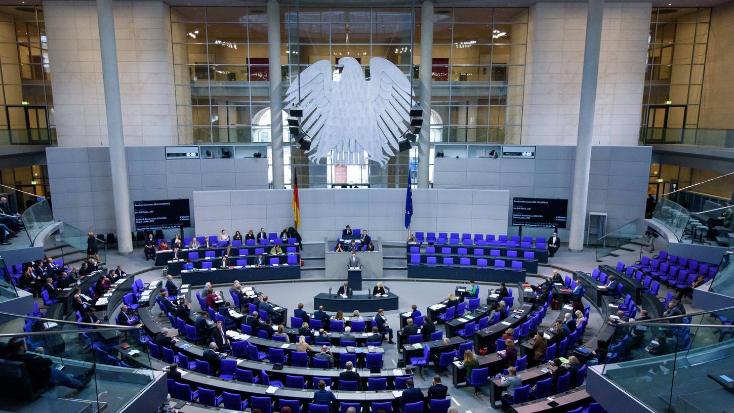 Blick in den Plenarsaal des Bundestags. Die Diäten der Abgeordneten werden nicht erhöht.
