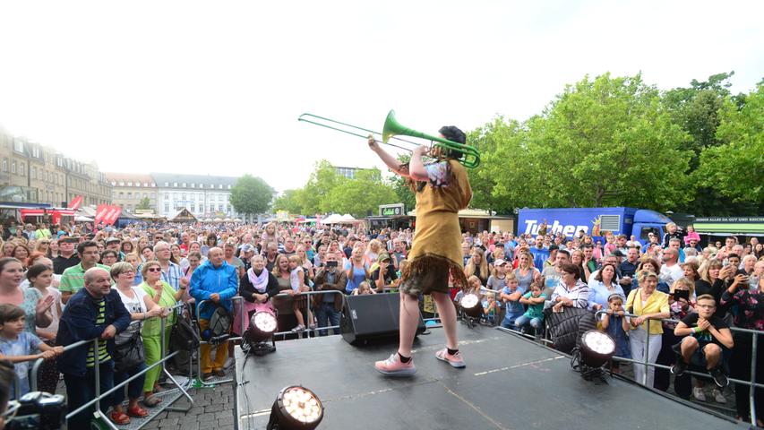 Buntes Leben auf der Fürther Freiheit: das Fürth Festival lockte in Zeiten vor Corona die Mengen an. Die Innenstädte wollen auch in Zukunft attraktiv bleiben. 