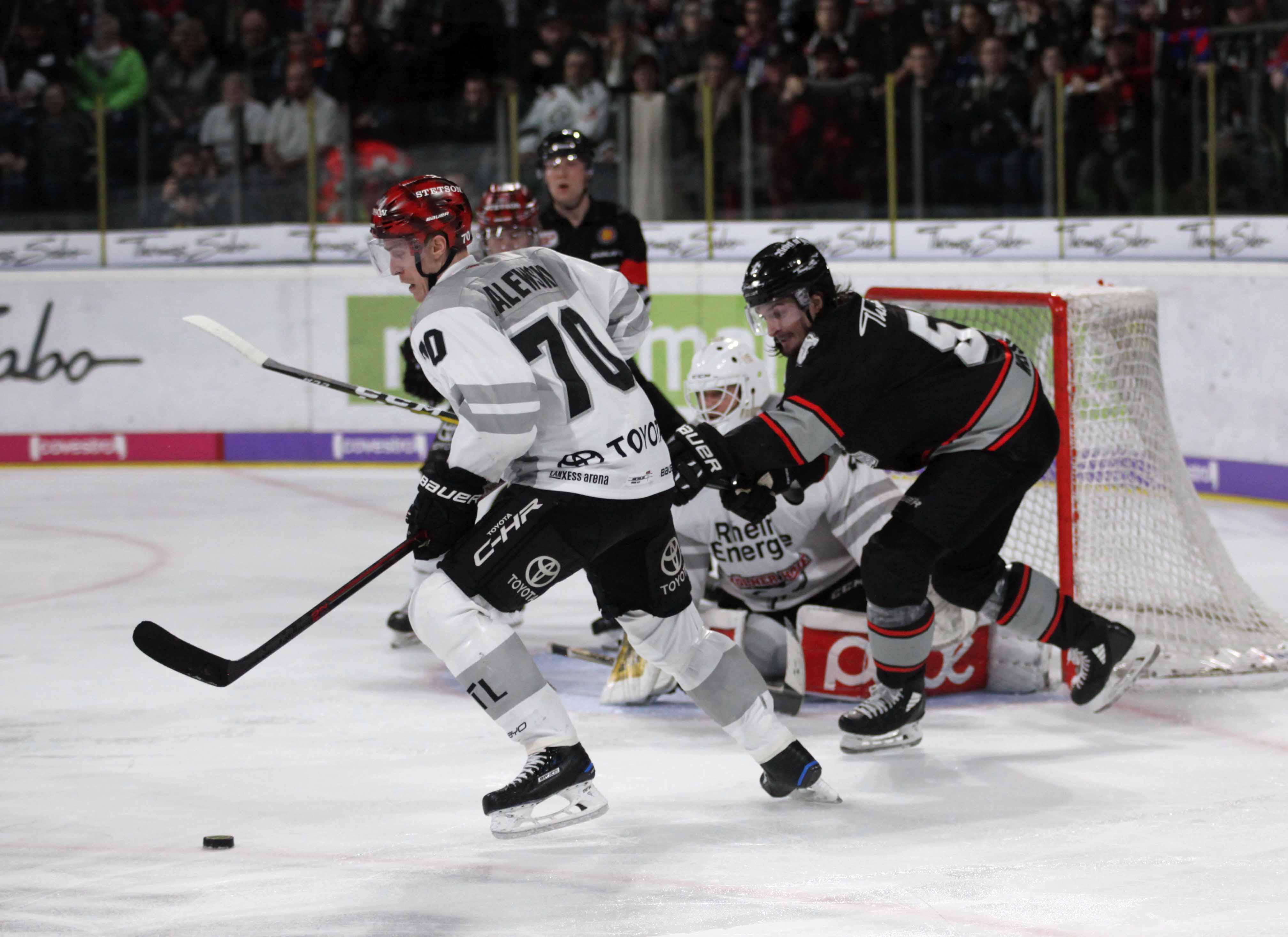 Nach dem abrupten Ende der Saison 2020 freuen sich viele Fans darauf, dass es wieder los geht. Wenn alles nach Plan läuft, könnten wir im Frühjahr 2021 dann auch wieder auf Playoffs hoffen.)