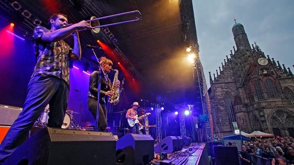 Das dreitägige Musikfestival ist jedes Jahr ein Highlight im Nürnberger Terminkalender. Traditionell ist der Eintritt frei. 2020 ist die Veranstaltung abgesagt, 2021 dagegen kann man sich wahrscheinlich wieder auf das Bardentreffen freuen.