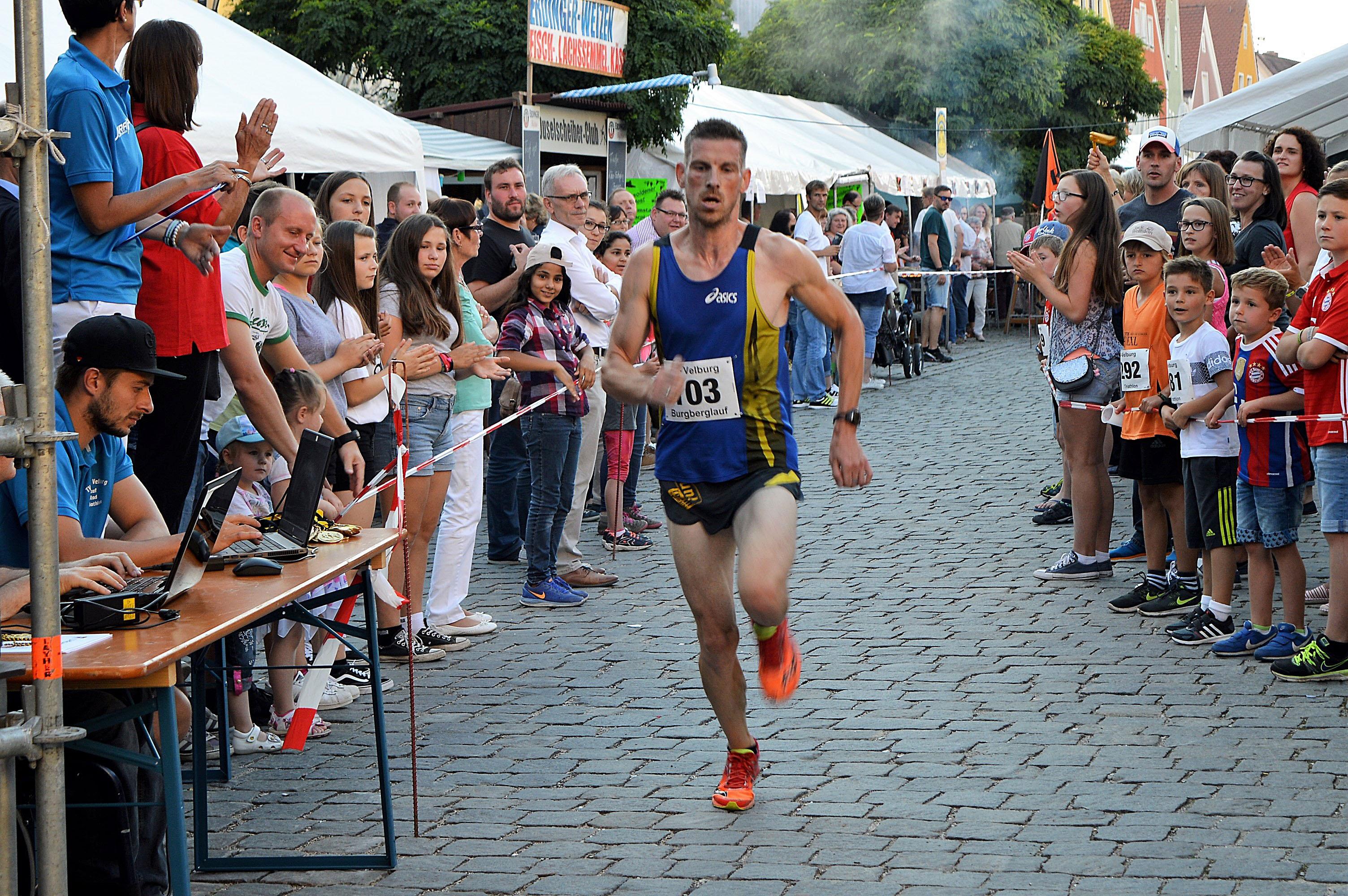 Nachdem der Start mit dem Hatzengrünlauf bereits unter keinem guten Stern stand, fiel Mitte April der Entschluss, auch auf die nächsten Stationen der Serie vom Freystädter Volksfestlauf (14.6) über den Dietfurter 7-Täler-Lauf (27.6) bis zum Velburger Burgberglauf (1.8) zu verzichten.