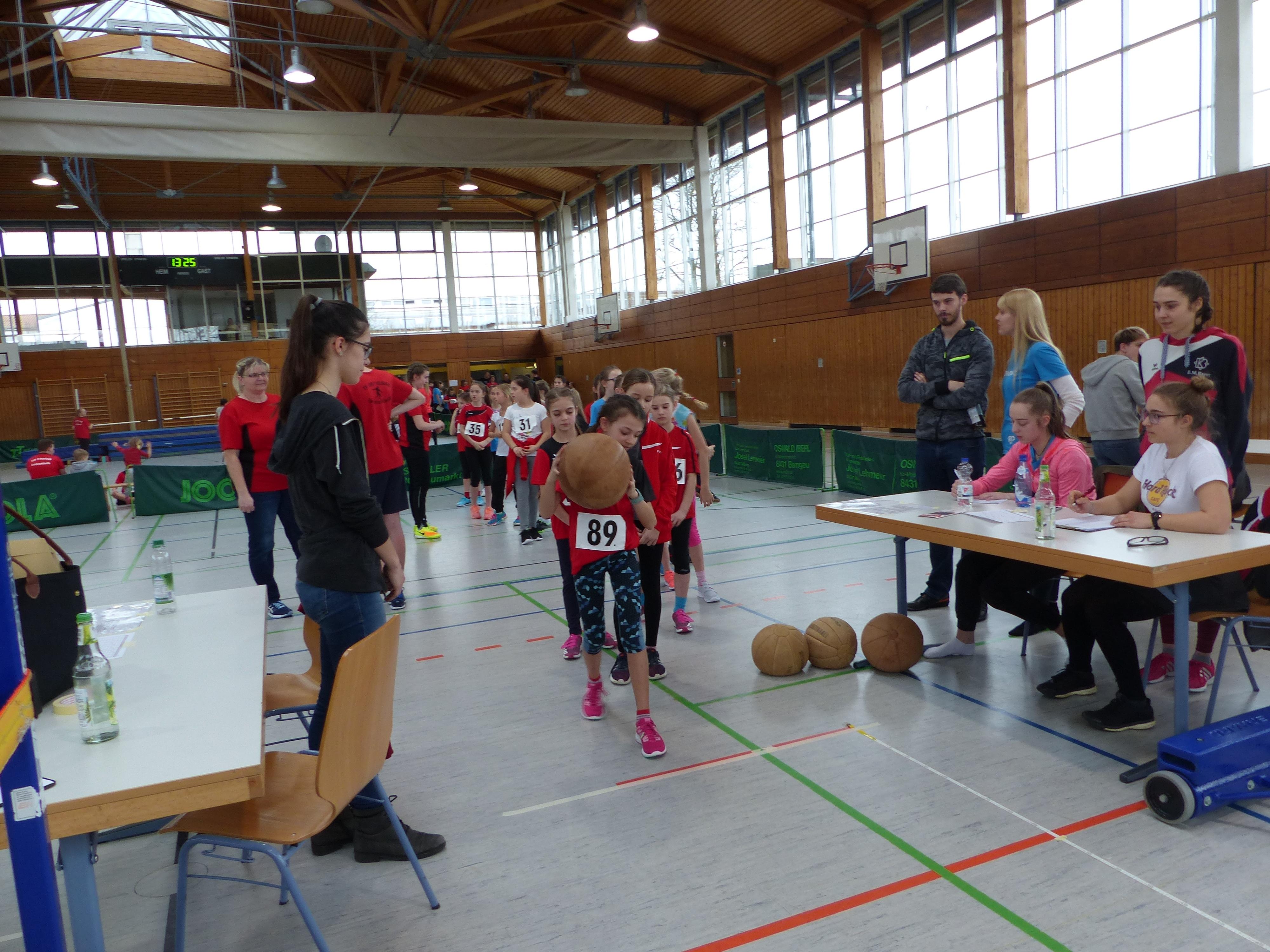 Die Talente des erfolgreichen Leichtathletik-Stalls mussten bis zum Mai im Startblock verharren. Der gewohnte Heim-Wettkampf Ende März fiel der Schließung von Schulhallen zum Opfer. Nur punktuell konnten die zunächst in Kleingruppen beschäftigten Aktiven ihre Form im Sommer unter Beweis stellen.