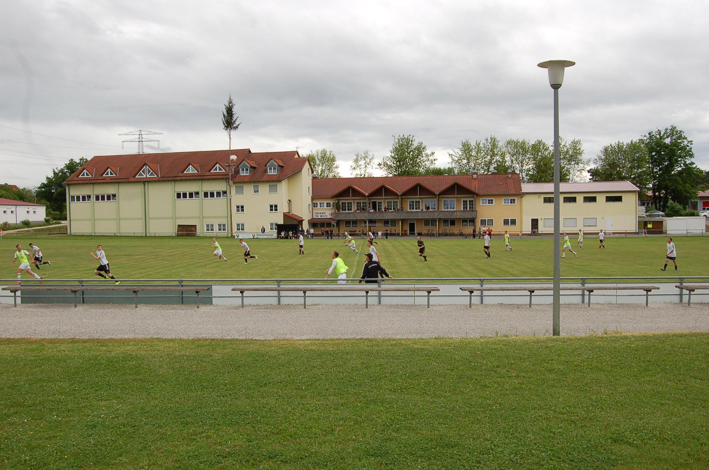 Der Henger SV (2094) durfte sich zwischenzeitlich als Branchenkrösus bezeichnen und kletterte dank der Anziehungskraft der Fitness-Abteilung wieder über die 2000er Marke.  
