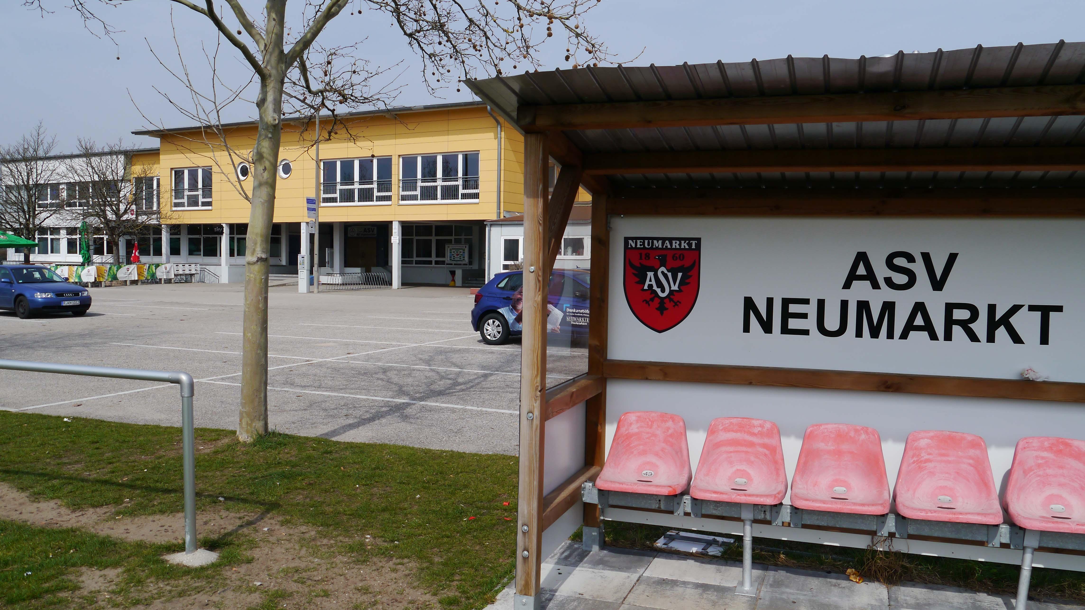 Für den einstigen Platzhirsch, dessen Zukunft am Standort ungewiss ist, bedeutet die Stagnation nach Jahren der Schrumpfung fast einen Erfolg. Die Angebotsvielfalt des ASV Neumarkt (1923) ist nach wie vor unübertroffen.