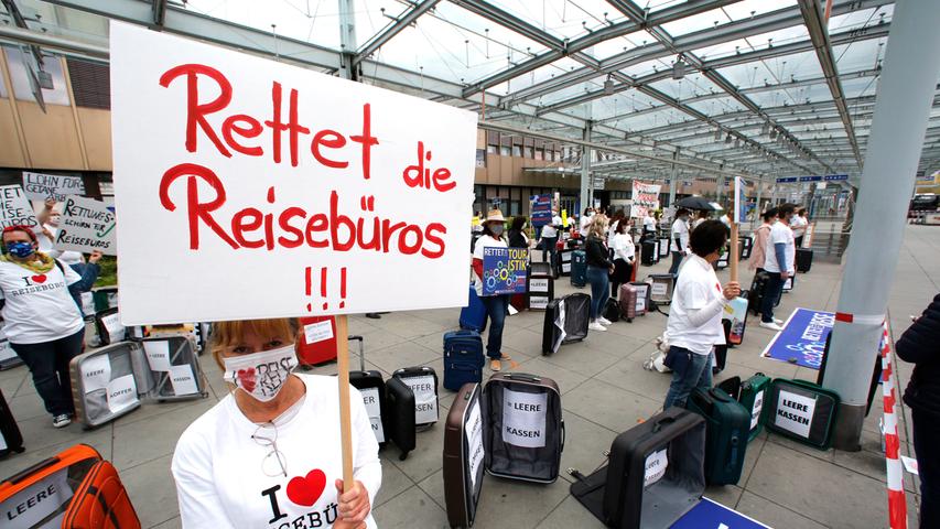 "Rettet die Reisebüros": Demo vor dem Nürnberger Airport