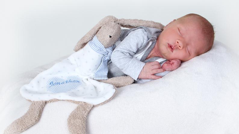 Am 12. April wurde der kleine Jonathan im St. Theresien-Krankenhaus geboren. Der junge Mann wog 3760 Gramm und war 54 Zentimeter groß.
