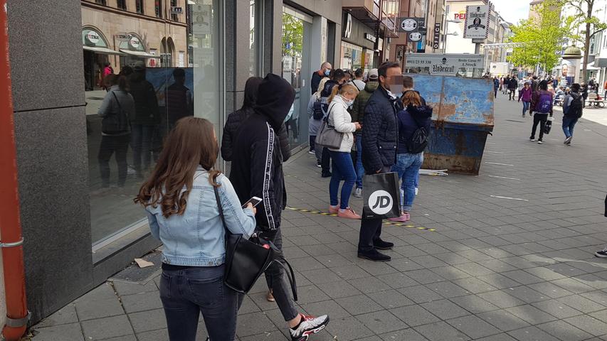 Nach Corona-Kater: Tausende strömen zum Shoppen in Nürnbergs City
