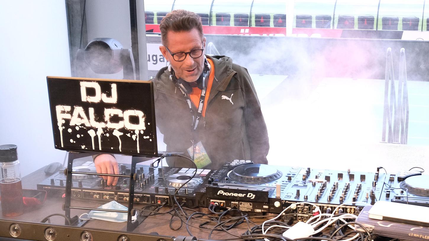 Bilder: DJs gaben Live-Session in Max-Morlock-Stadion Bilder: DJs gaben Live-Session in Max-Morlock-Stadion