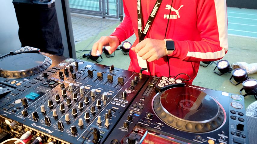 Beats in der Arena: DJs beschallen Max-Morlock-Stadion mit Live-Session