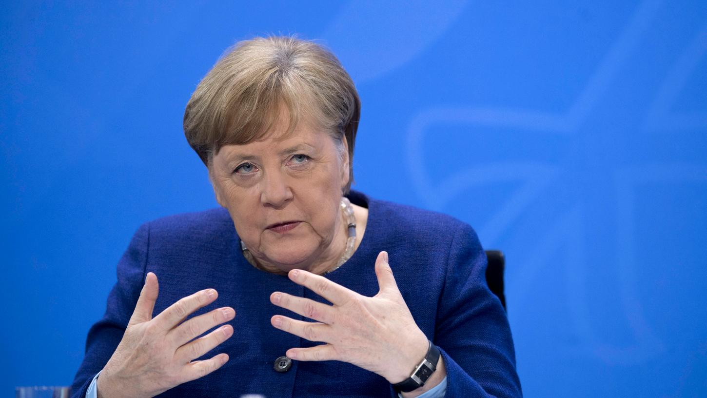 Für die Entwicklung des Corona-Impfstoffs fehlten geschätzt acht Milliarden Euro, sagte Kanzlerin Merkel in ihrem wöchentlichen Podcast.