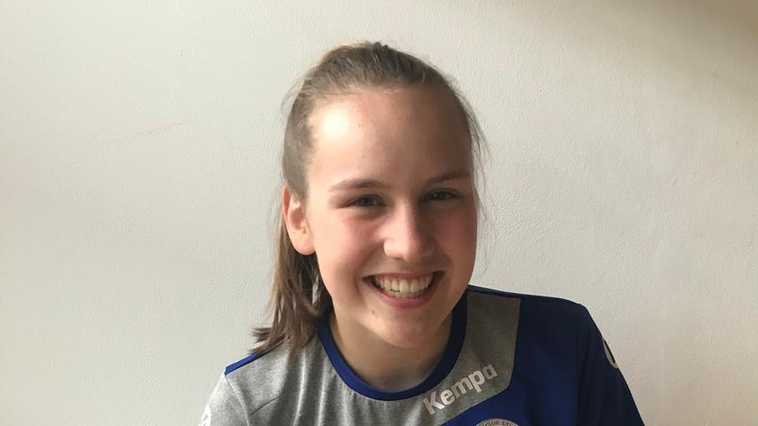 Die Handballerinnen des HC Erlangen freuen sich über die Bayerische Meisterschaft in der B-Jugend. Jubeln dürfen sie aktuell aber nur zu Hause. Hier: Franca Wunder.