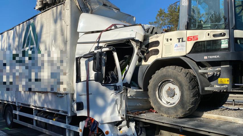 Tödlicher Unfall auf A9: Lastwagen fährt in Stauende
