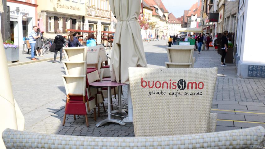 Mit Mundschutz und Abstand: Forchheimer shoppen in der Innenstadt
