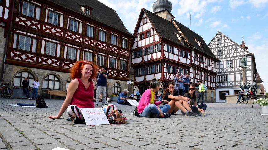 Nur wenig Andrang: Demo gegen Corona-Maßnahmen in Forchheim
