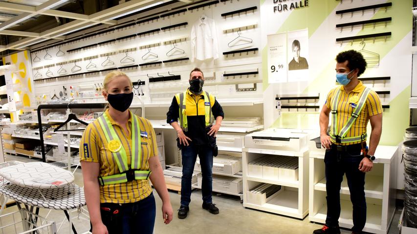 Nach Wiedereröffnung: Schlange stehen bei Ikea in Fürth