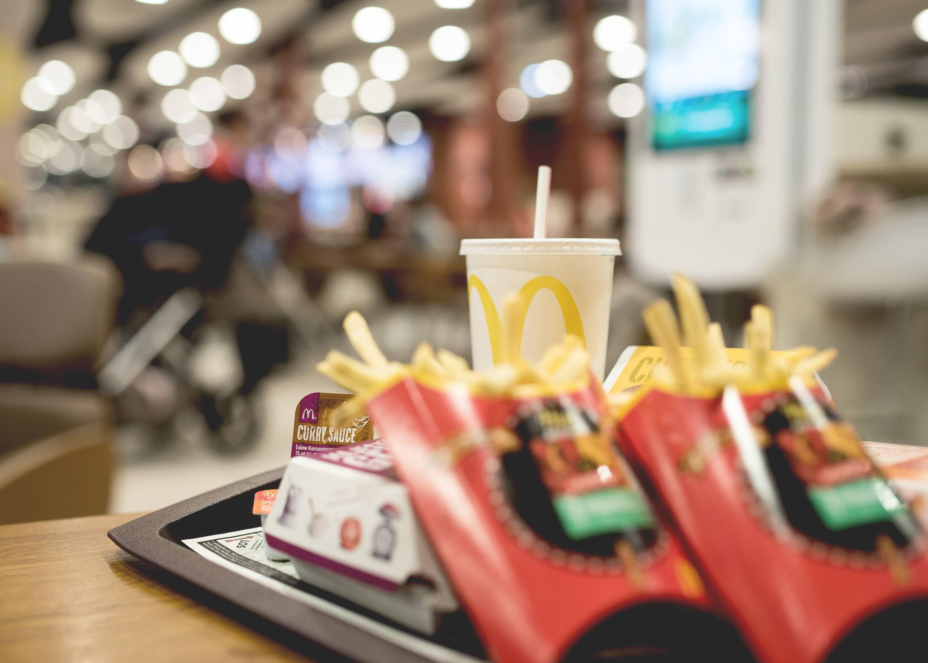 Der meistverkaufte Burger bei McDonald's ist der klassische Cheeseburger, gefolgt vom Hamburger und dem BicMäc.