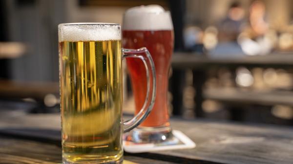 Auf dem Gipfel des Moritzbergs befindet sich der Berggasthof. In einem 400 Jahre alten Gemäuer bietet werden Speisen nach alten Rezepten mit natürlichen Zutaten aus der Region angeboten. // Moritzberg 1, Röthenbach