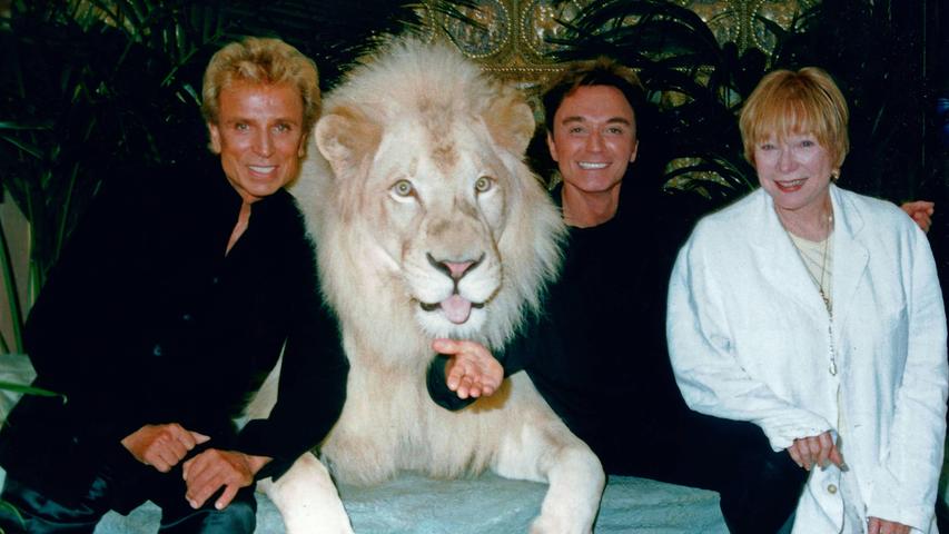 Siegfried und Roy sind wohl die berühmtesten Zauberer aller Zeiten. Bekannt wurden die beiden vor allem durch ihre Auftritte mit weißen Tigern und Löwen. 
