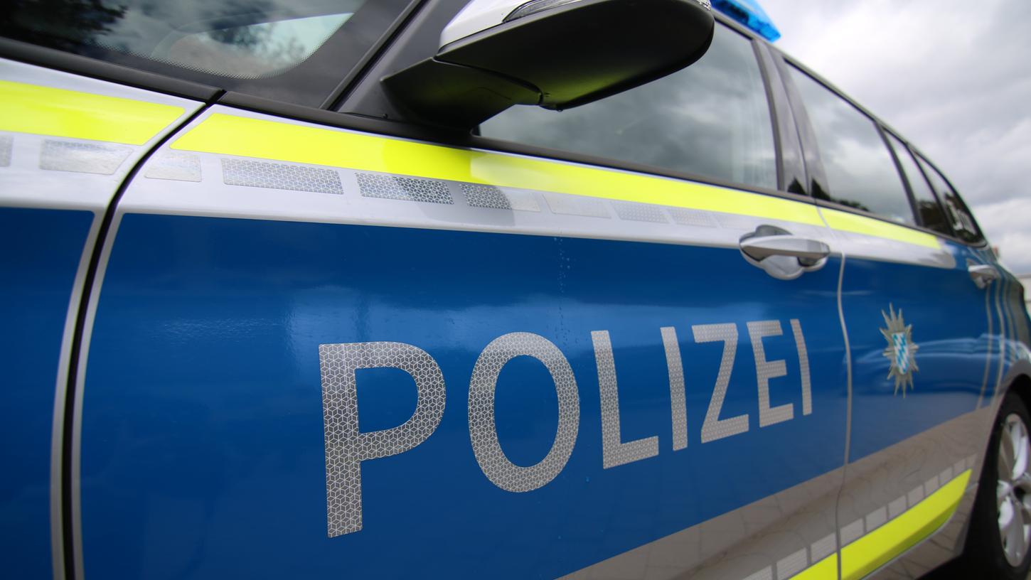 Einsatz an einer Bahnunterführung in Ansbach.
Einsatz an einer Bahnunterführung in Ansbach.